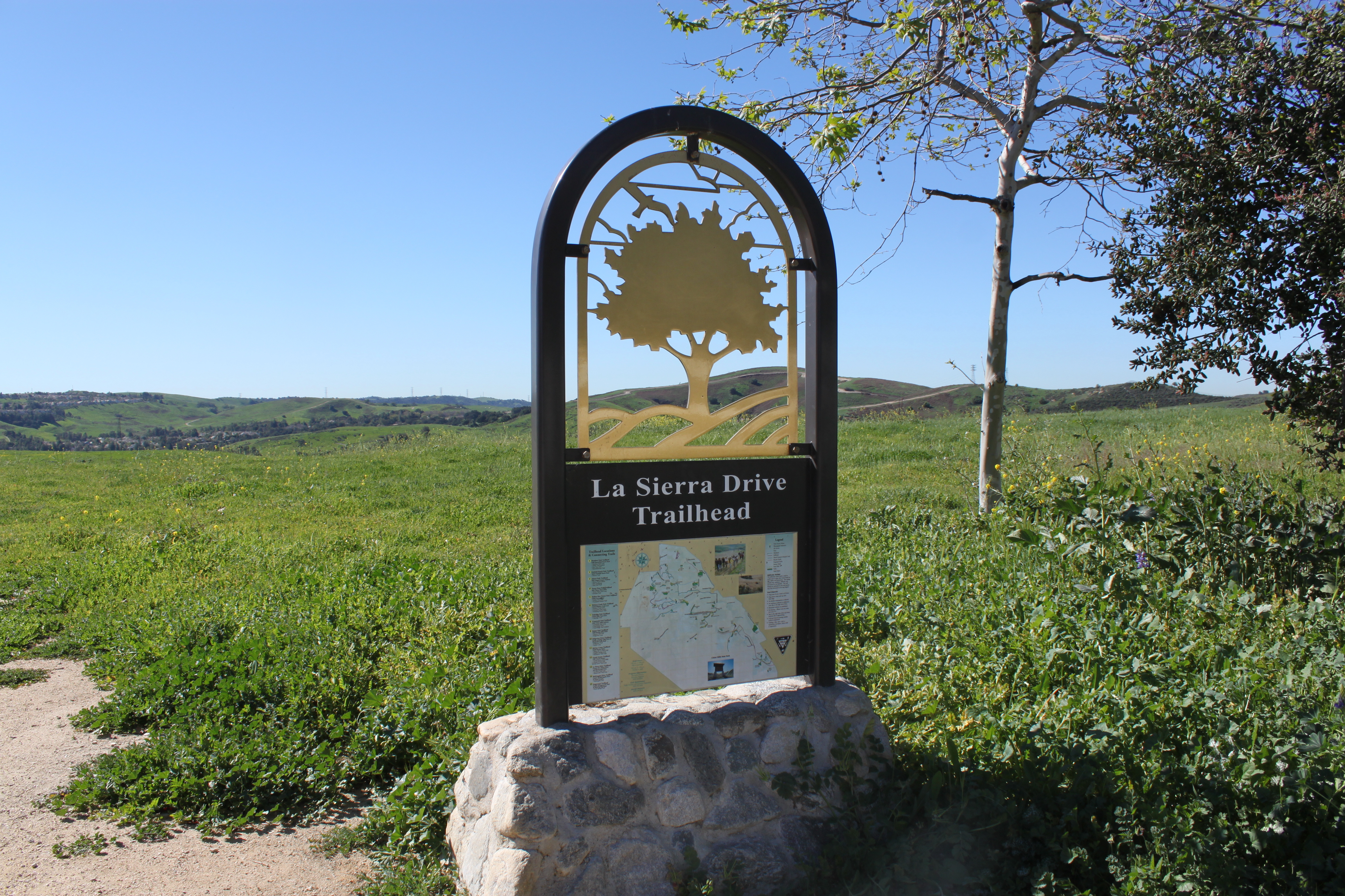 La Sierra Trail Head